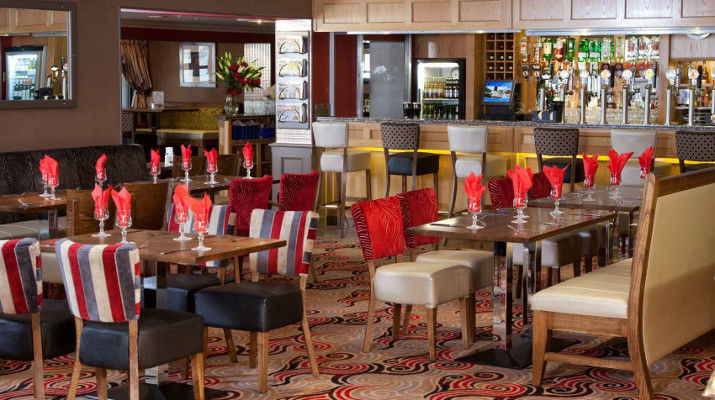 Lodge Hotel Coleraine Exterior photo