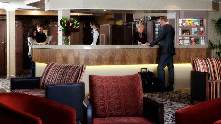 Lodge Hotel Coleraine Exterior photo